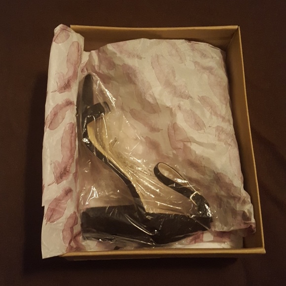 Jessica Simpson Black Heels - Picture 7 of 7